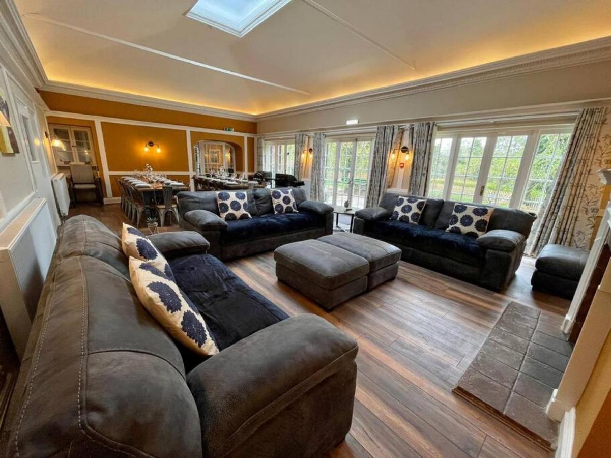 Lydney House Swaffham Sleeps 22 Villa Exteriör bild