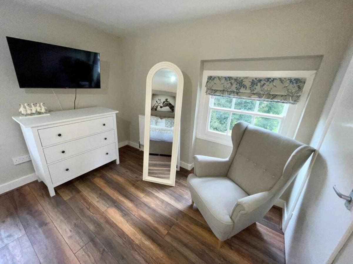 Lydney House Swaffham Sleeps 22 Villa Exteriör bild