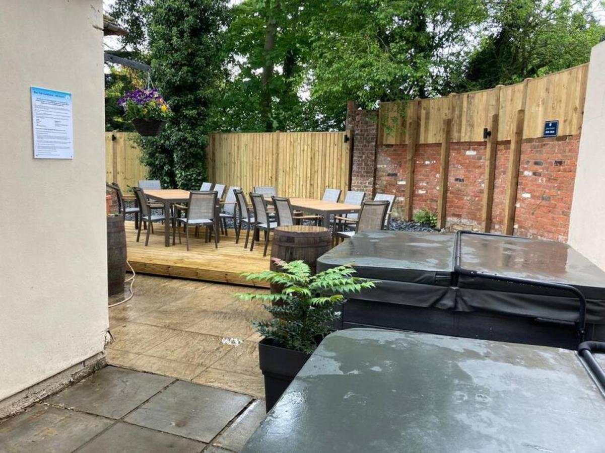 Lydney House Swaffham Sleeps 22 Villa Exteriör bild