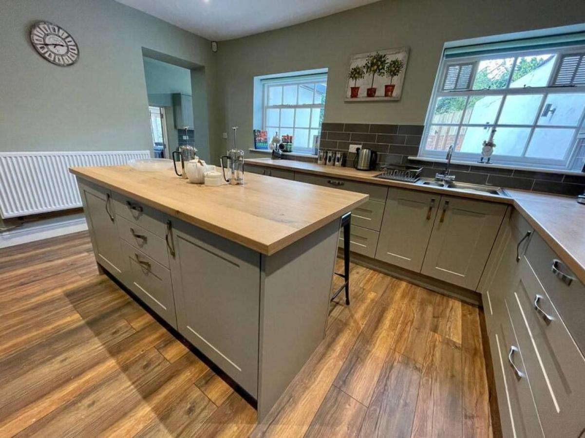 Lydney House Swaffham Sleeps 22 Villa Exteriör bild