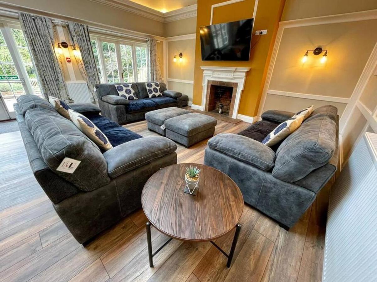 Lydney House Swaffham Sleeps 22 Villa Exteriör bild