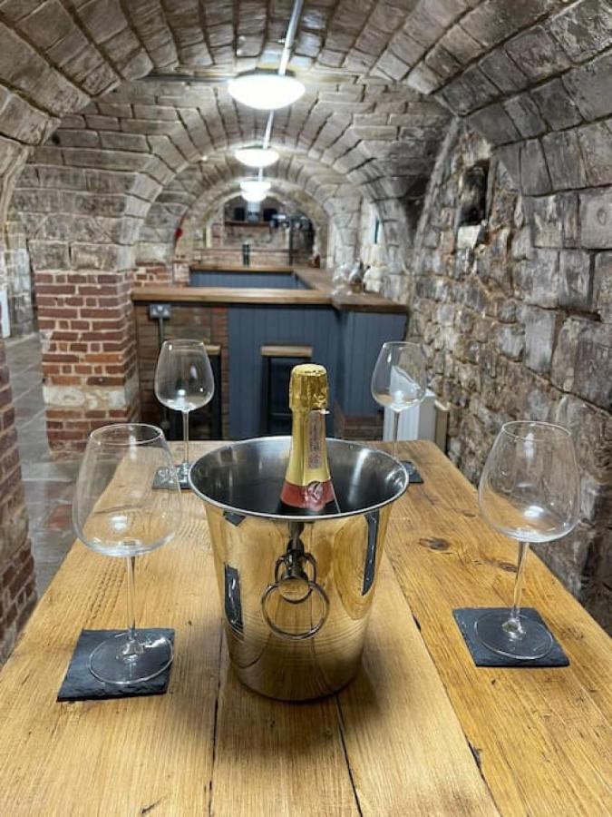 Lydney House Swaffham Sleeps 22 Villa Exteriör bild