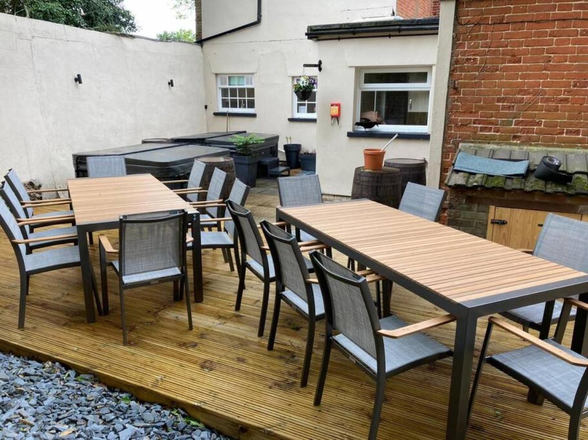Lydney House Swaffham Sleeps 22 Villa Exteriör bild