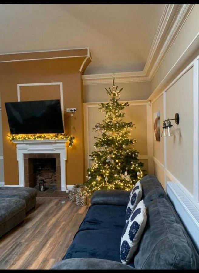 Lydney House Swaffham Sleeps 22 Villa Exteriör bild