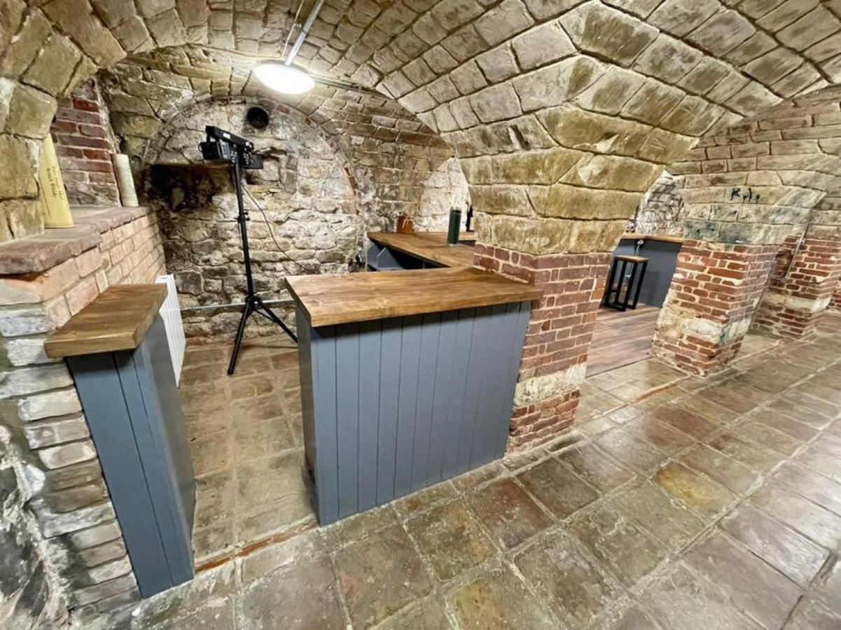 Lydney House Swaffham Sleeps 22 Villa Exteriör bild