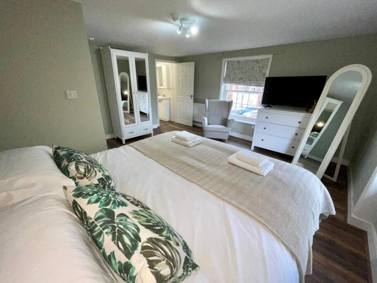 Lydney House Swaffham Sleeps 22 Villa Exteriör bild